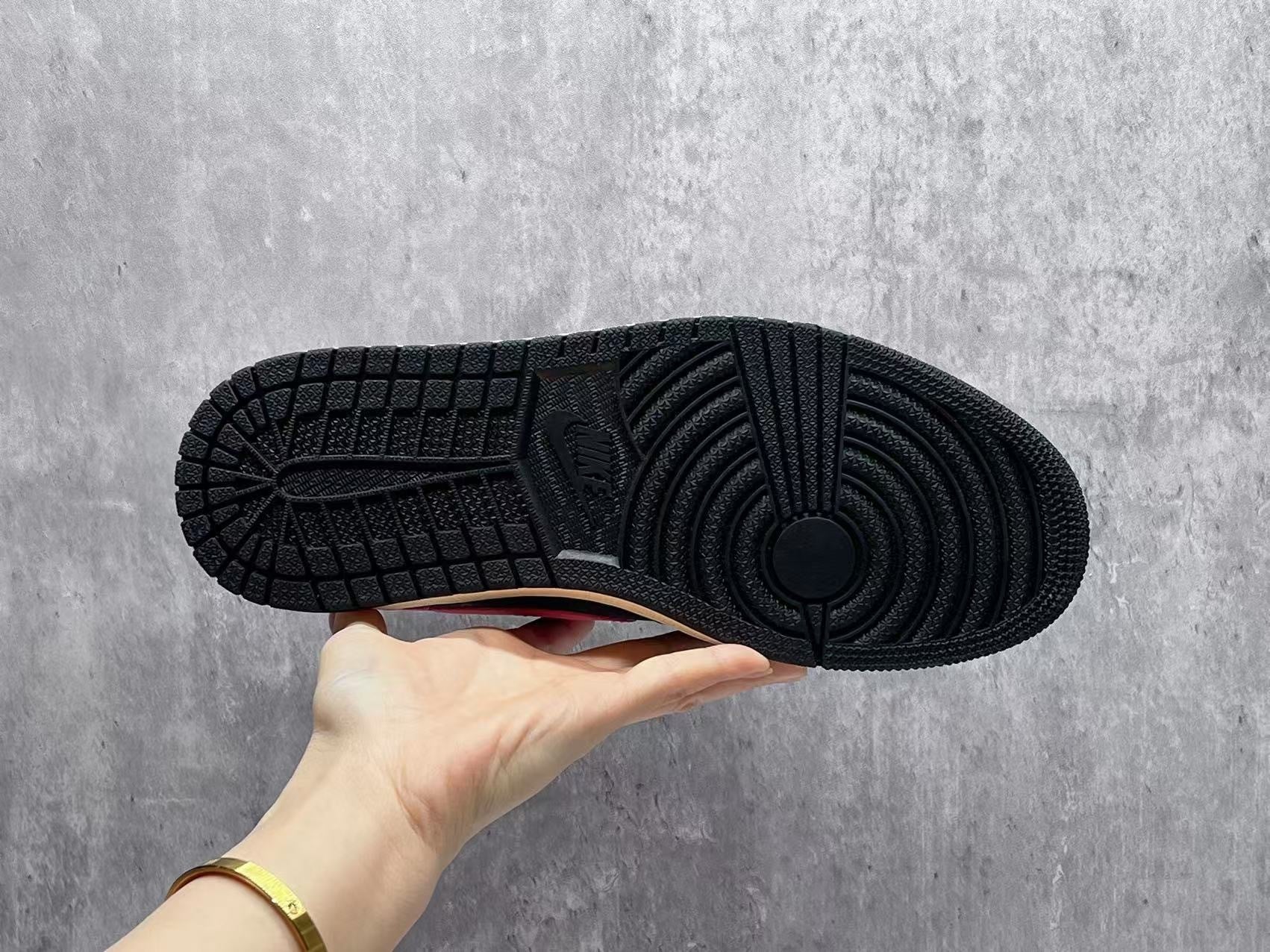 Air Jordan 1 Low "Reverse Bred"