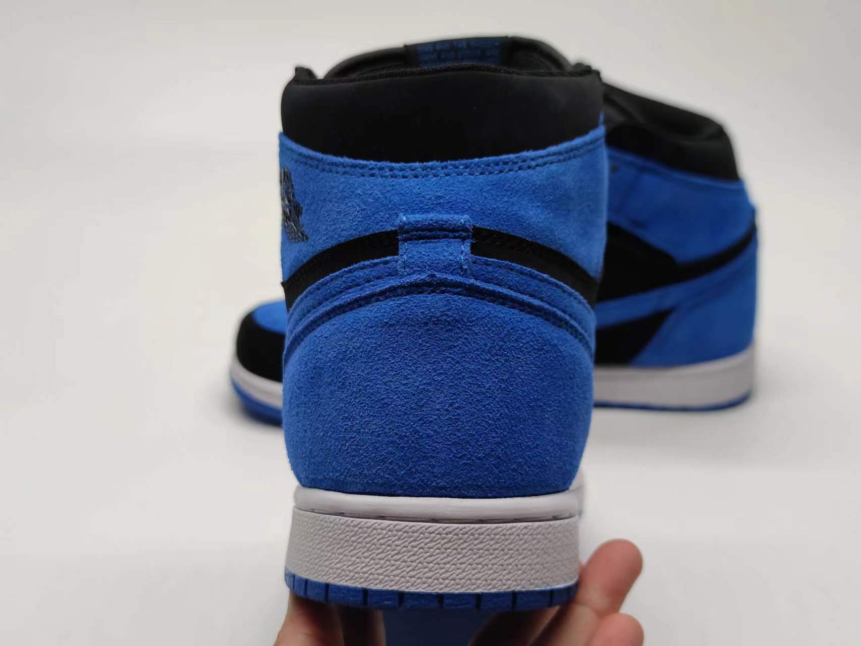 Air Jordan 1 Retro High OG "Royal"