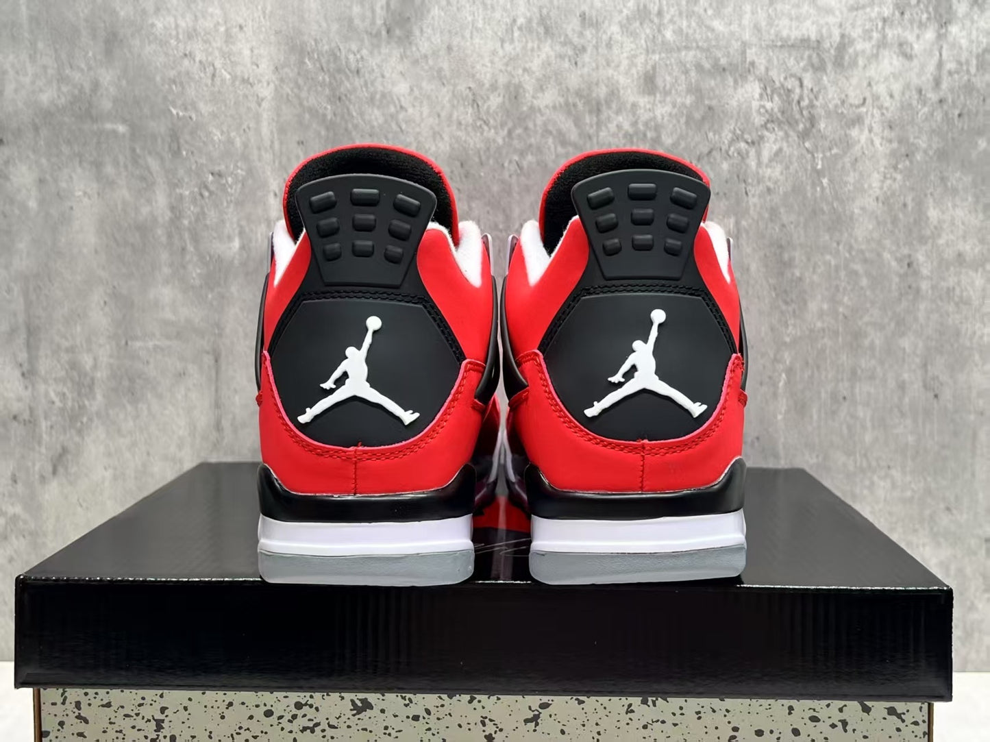 Air Jordan 4 Retro "Black / Red"