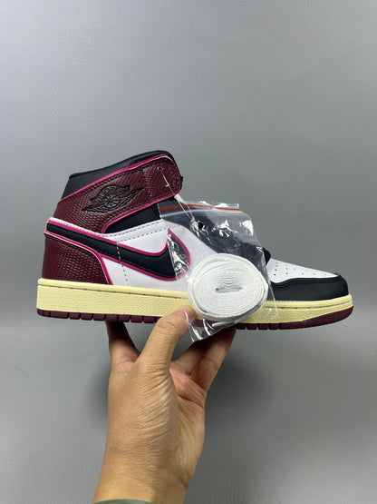 Air Jordan 1 Retro High OG 'Siltstone'