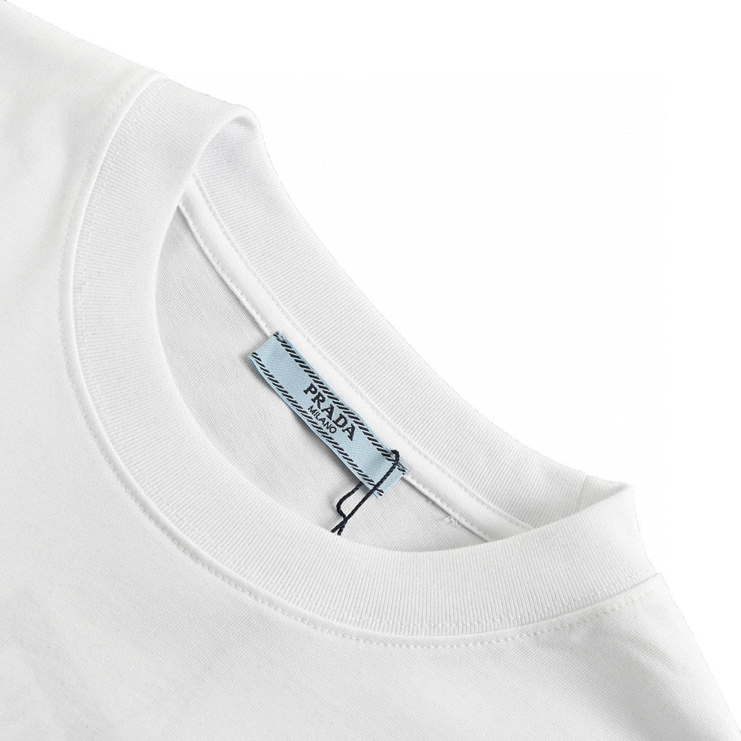 Pra*a t-shirt - pocket detail