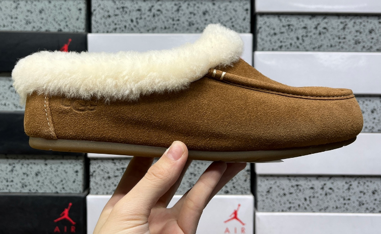 UGG Ansley Mule in Chestnut