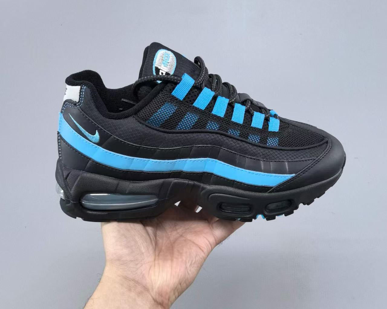 Nike Air Max 95 in Black/Blue: Nocturnal Gradient
