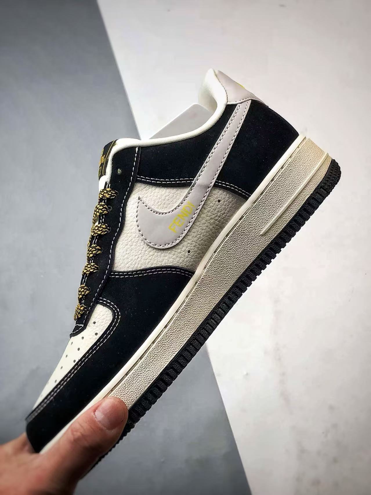 Nike Air Force 1 “Black/Yellow” – Bold Contrast &amp; Streetwear Legacy
