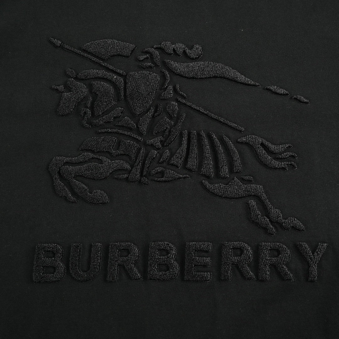 Burberry T-Shirt - Embroidered Knight Logo