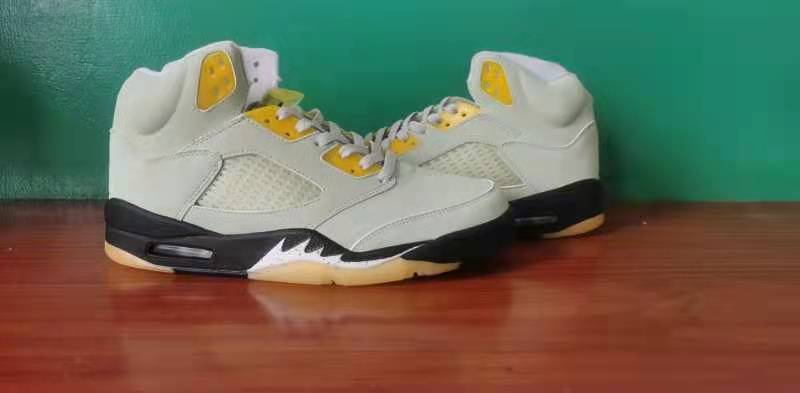 Air Jordan 5 "Light Bone/Club Gold"