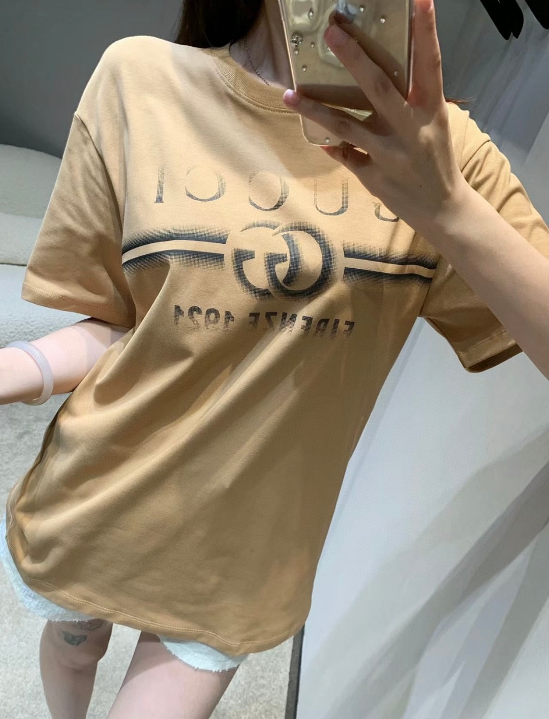 G*u*i tan t-shirt with firenze 1921 logo