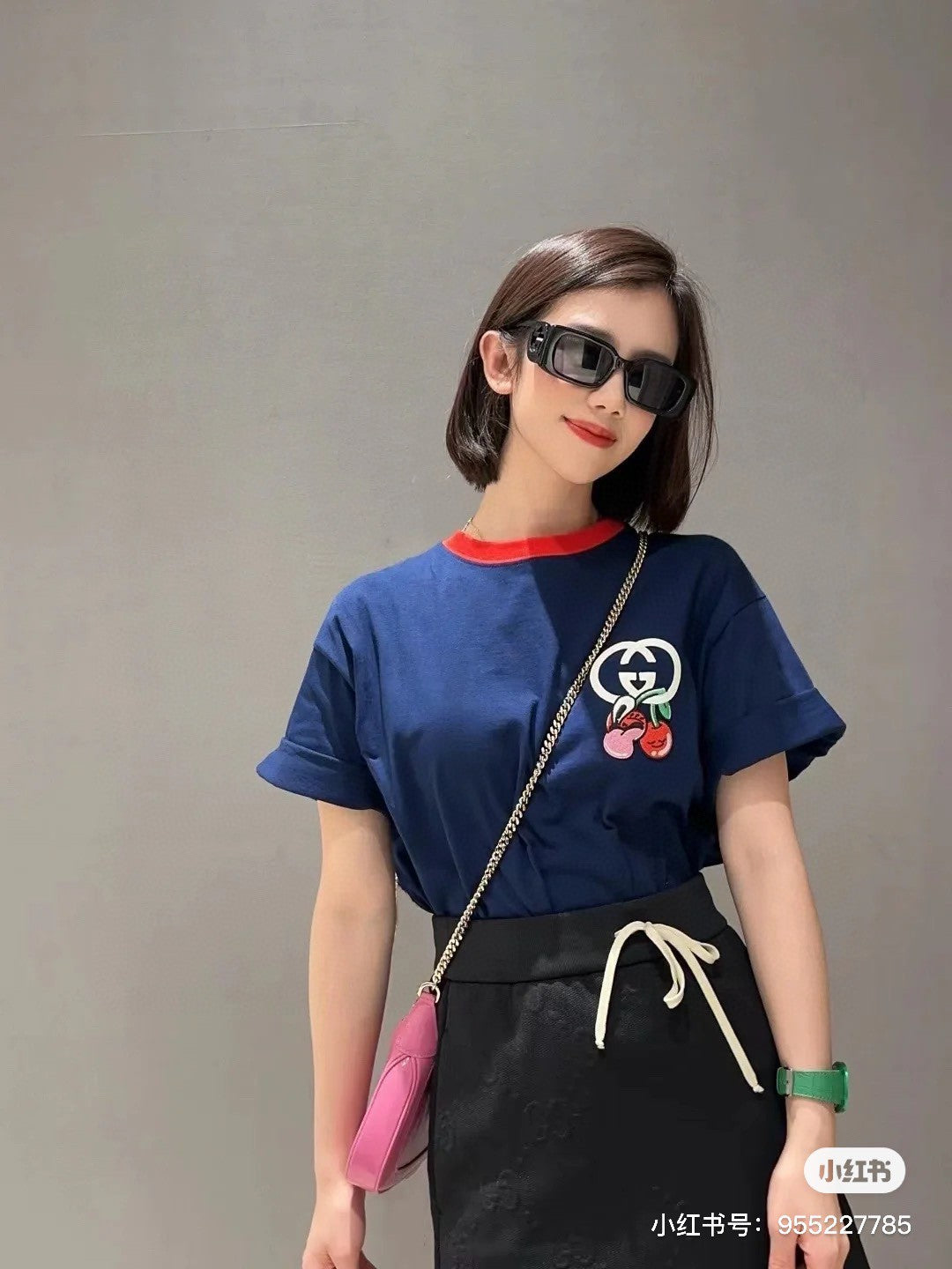 G*u*i cherry logo navy t-shirt