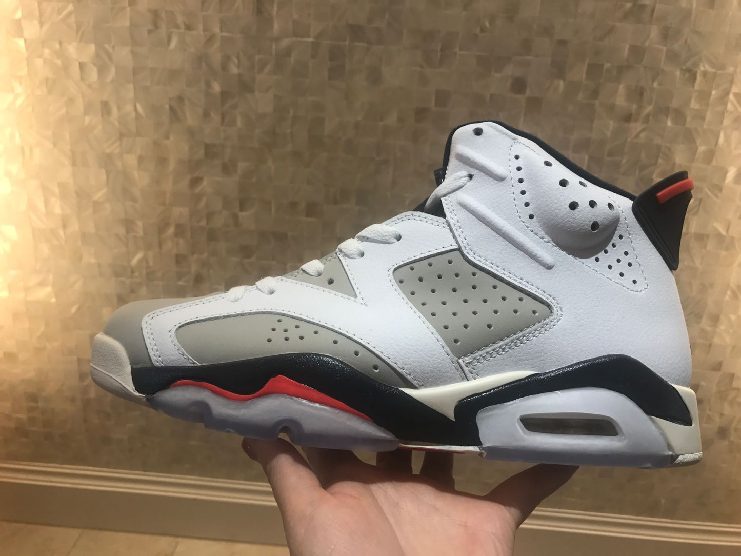 Jordan 6 Retro "Neutral Grey"