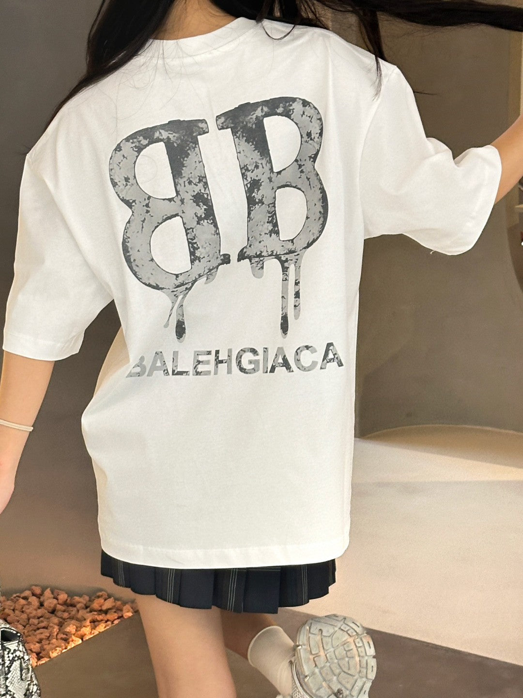 Ba*len*cia*ga dripping bb logo t-shirt (white)