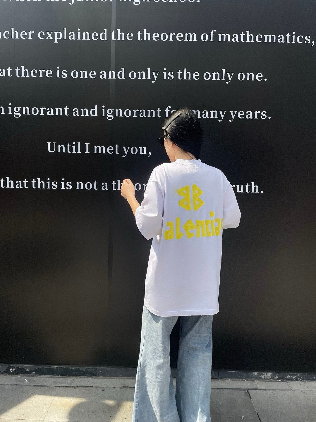 Ba*len*cia*ga pastel logo t-shirt in off-white