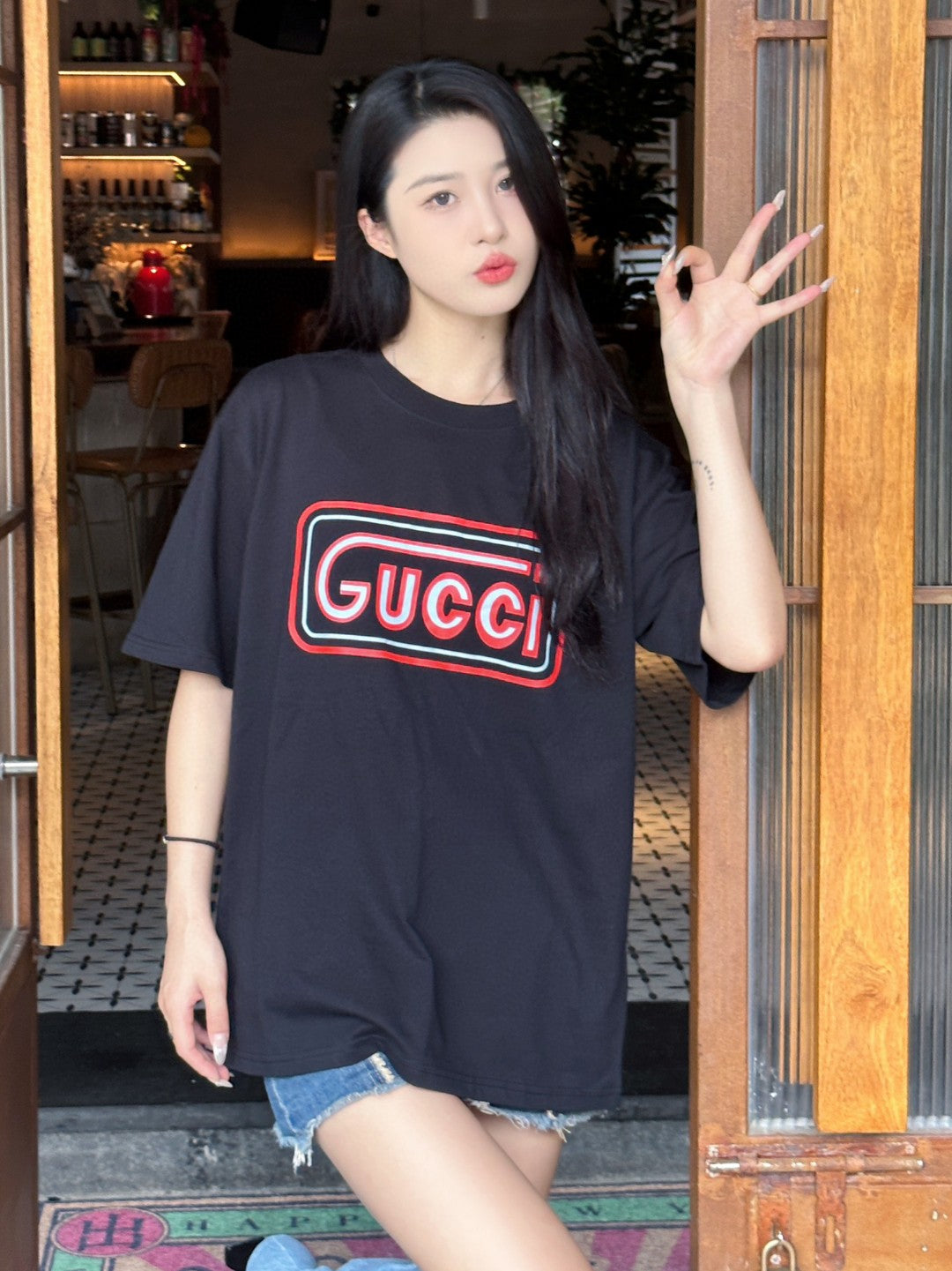 G*u*i vintage logo t-shirt (black)