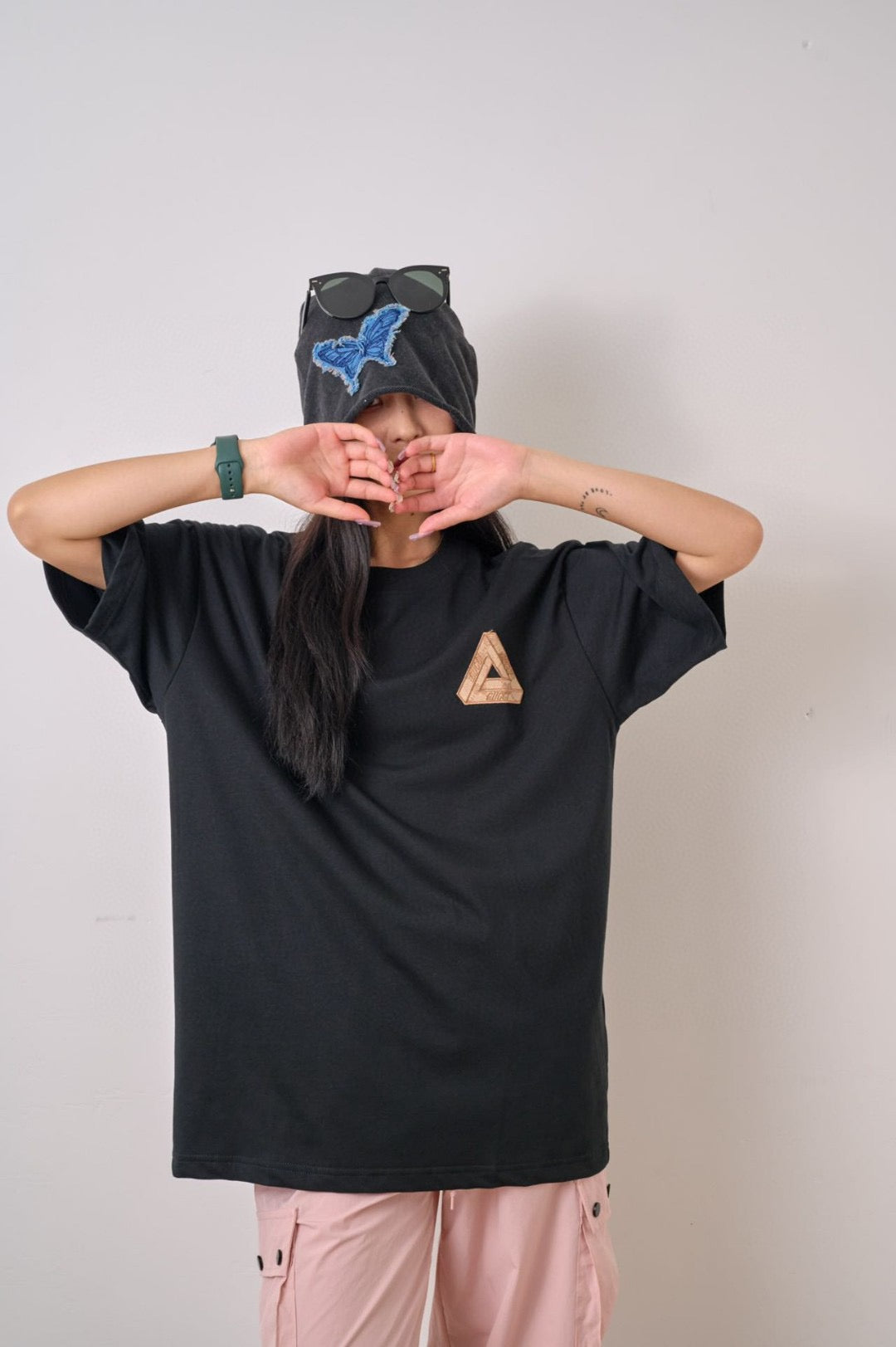 G*u*i triangle logo black t-shirt