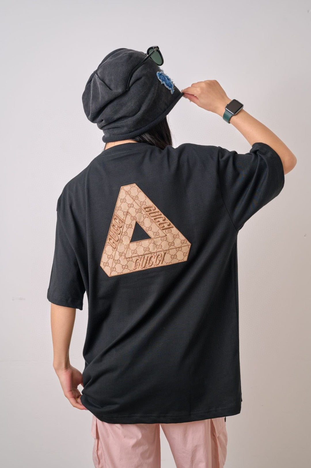 G*u*i triangle logo black t-shirt