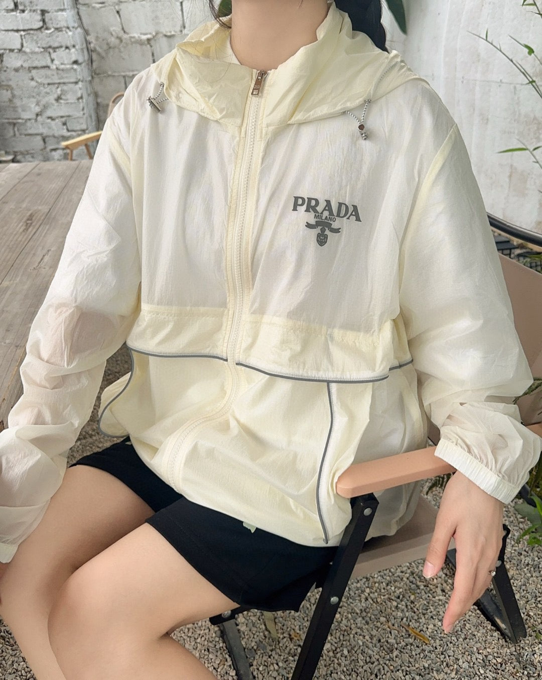 Pra*a lightweight hooded jacket