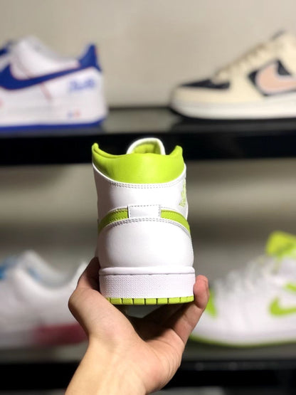 Air Jordan 1 Mid "White Green"