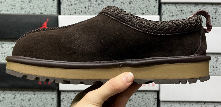 UGG Classic Snow Boot in Chocolate