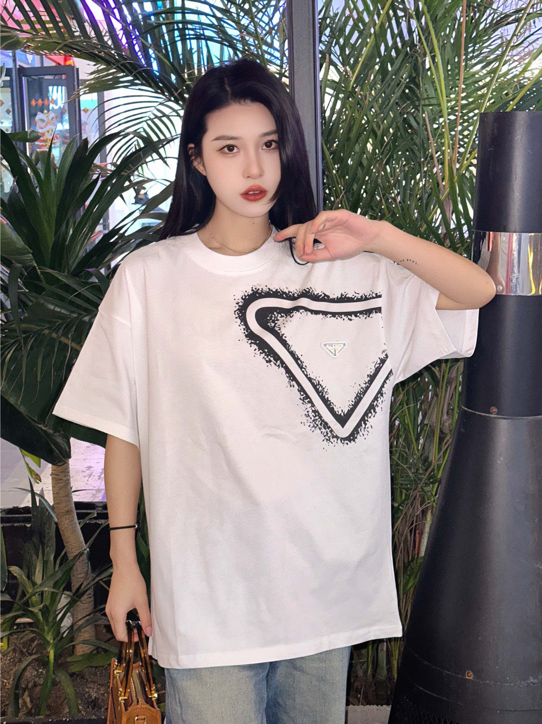 Pra*a triangle spray paint logo t-shirt (white)