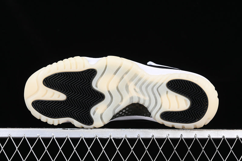 AIR JORDAN 11 DMP WHITE/BLACK/GOLD