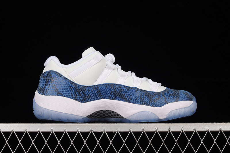 AIR JORDAN 11 RETRO LOW NAVY SNAKESKIN 2019 WHITE/BLACK