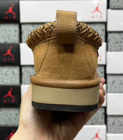 UGG Classic Snow Boot in Chestnut
