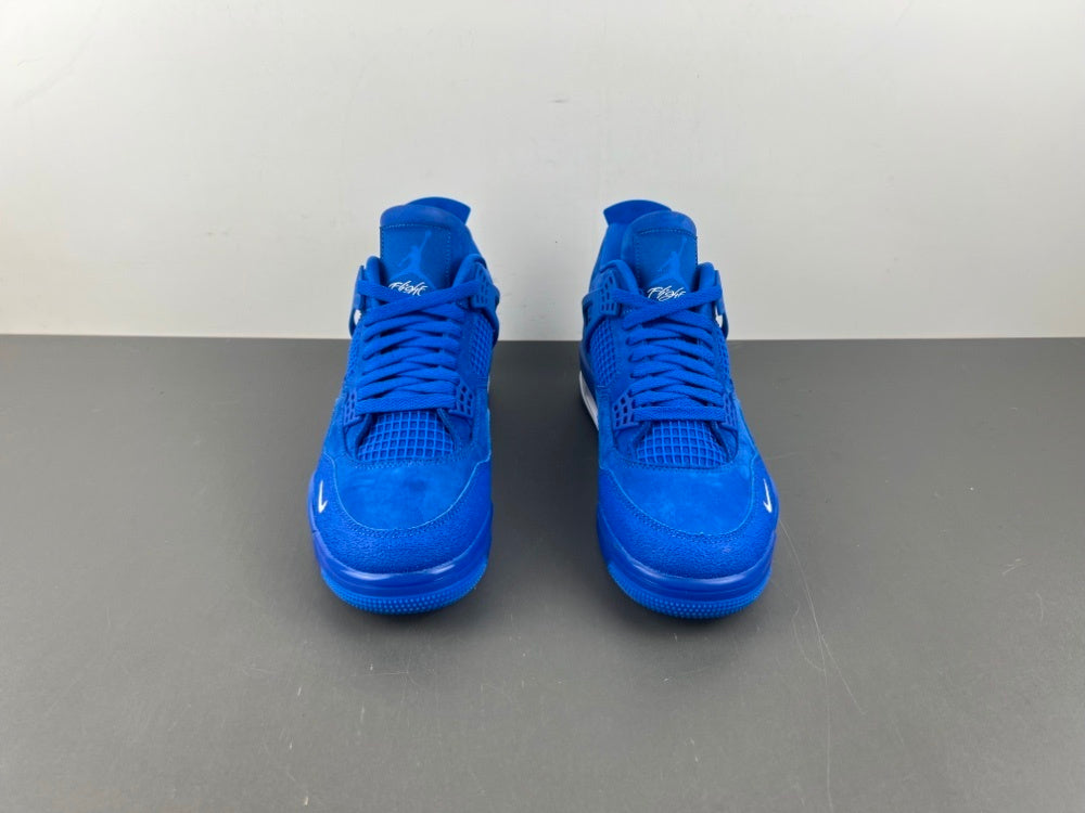 Air Jordan 4 Retro in 'University Blue'