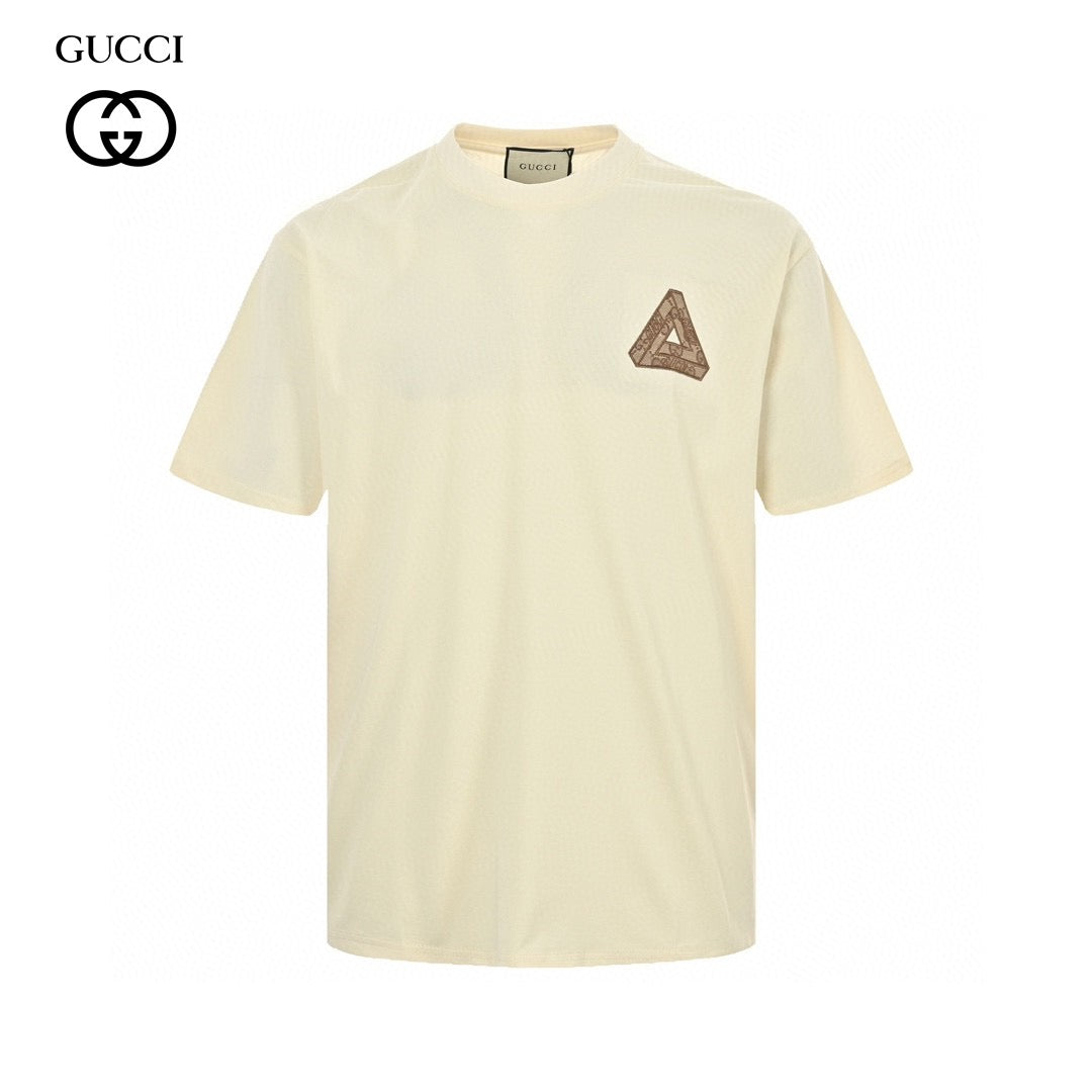 G*u*i triangle logo beige t-shirt