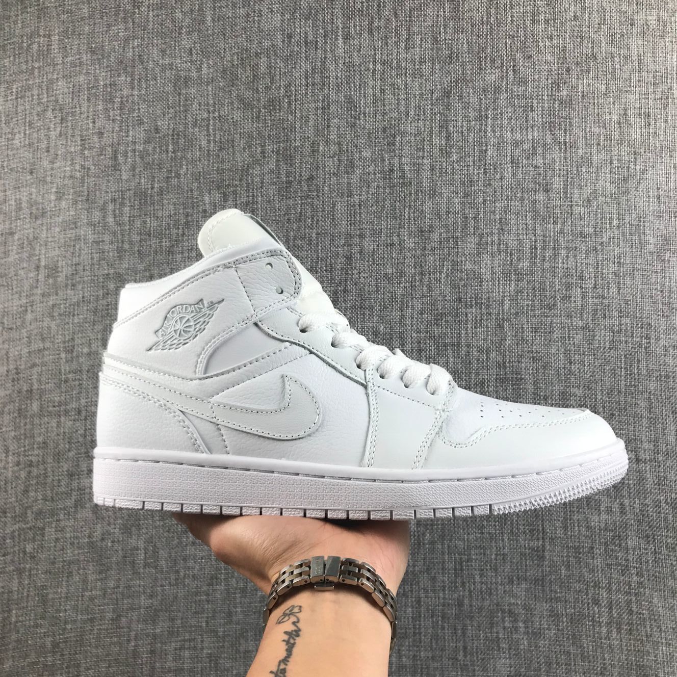 Air Jordan 1 Mid 'Triple White'