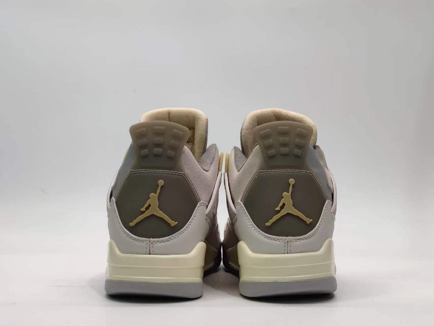 Air Jordan 4 Retro "Grey Rabbit"