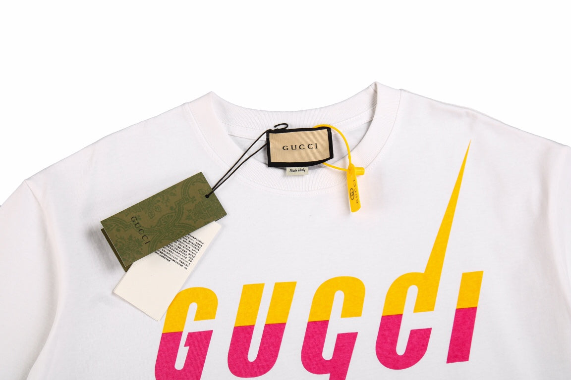 G*u*i t-shirt with retro logo