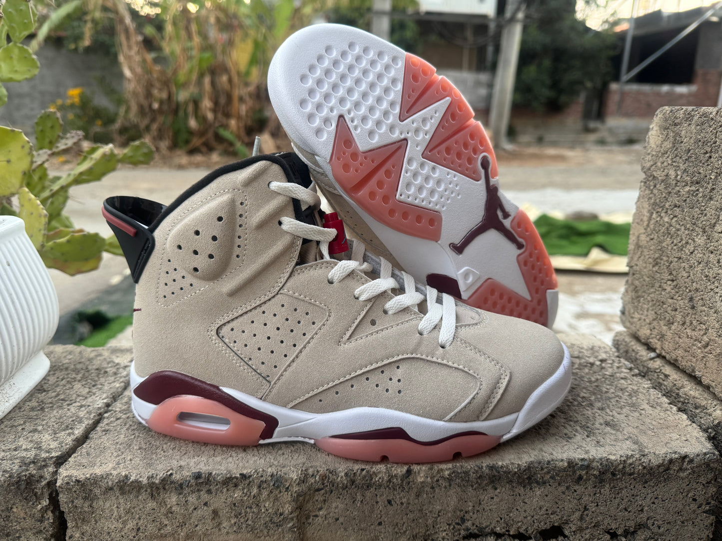 Air Jordan VI Retro "Sail / Light Bone"