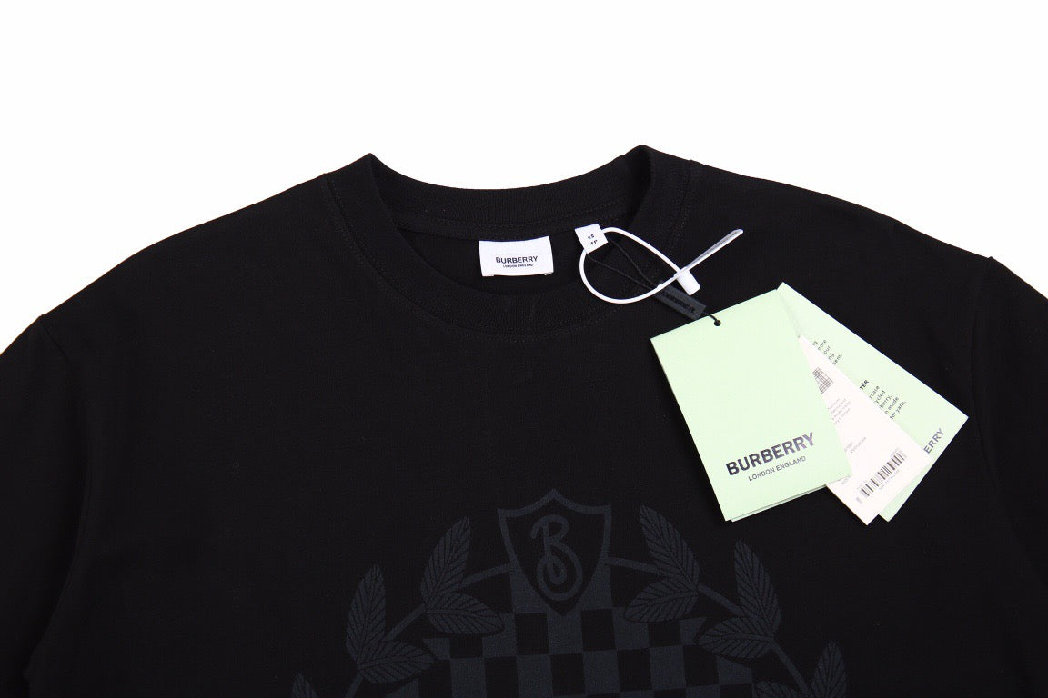 Burberry T-shirt with Checkered Crest