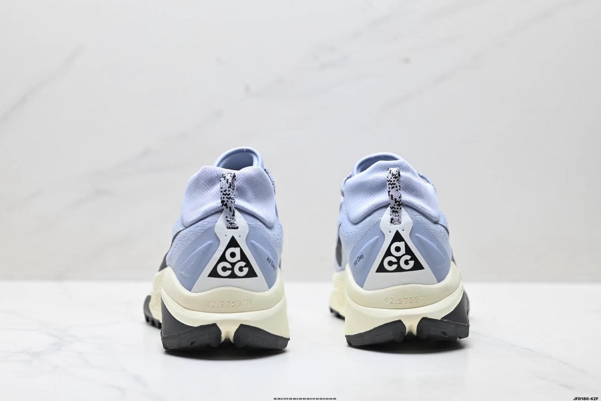 Nike Trail “Blue/Beige” – Rugged Comfort Meets Earth-Toned Style