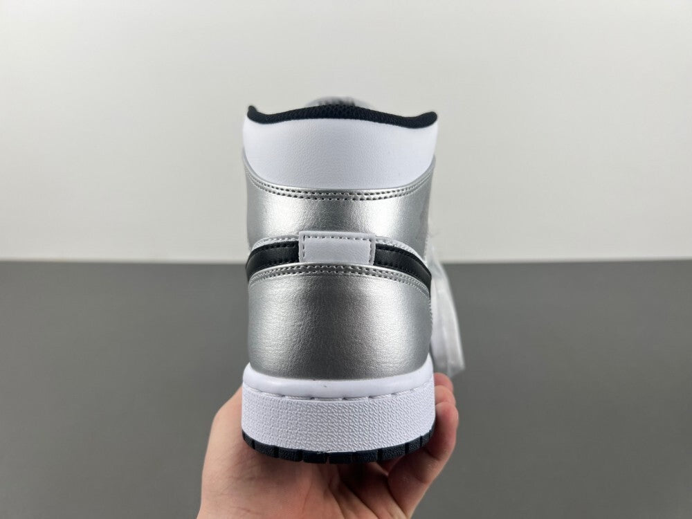 Air Jordan 1 Mid 'Light Smoke Grey'