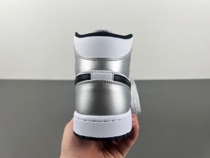 Air Jordan 1 Mid 'Light Smoke Grey'