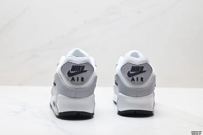 Nike Air Max in White/Grey: Urban Aerial