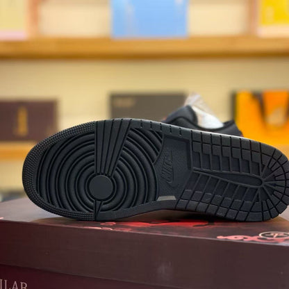 AIR JORDAN 1 LOW "BLACK / WHITE / RED"