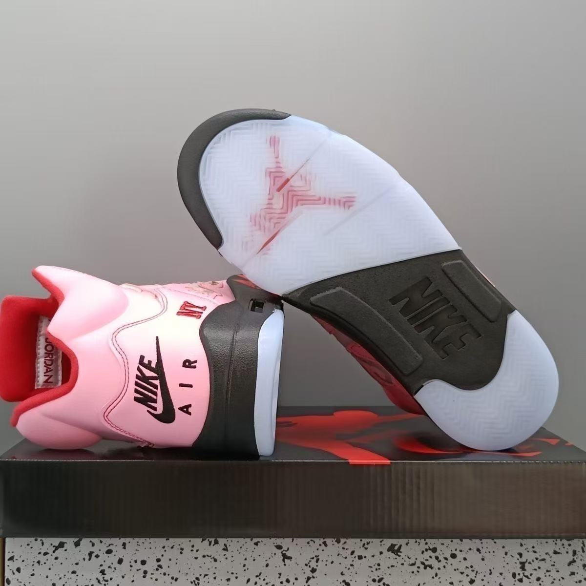 JORDAN 5 RETRO "ARCTIC PINK / METALLIC SILVER / UNIVERSITY RED"