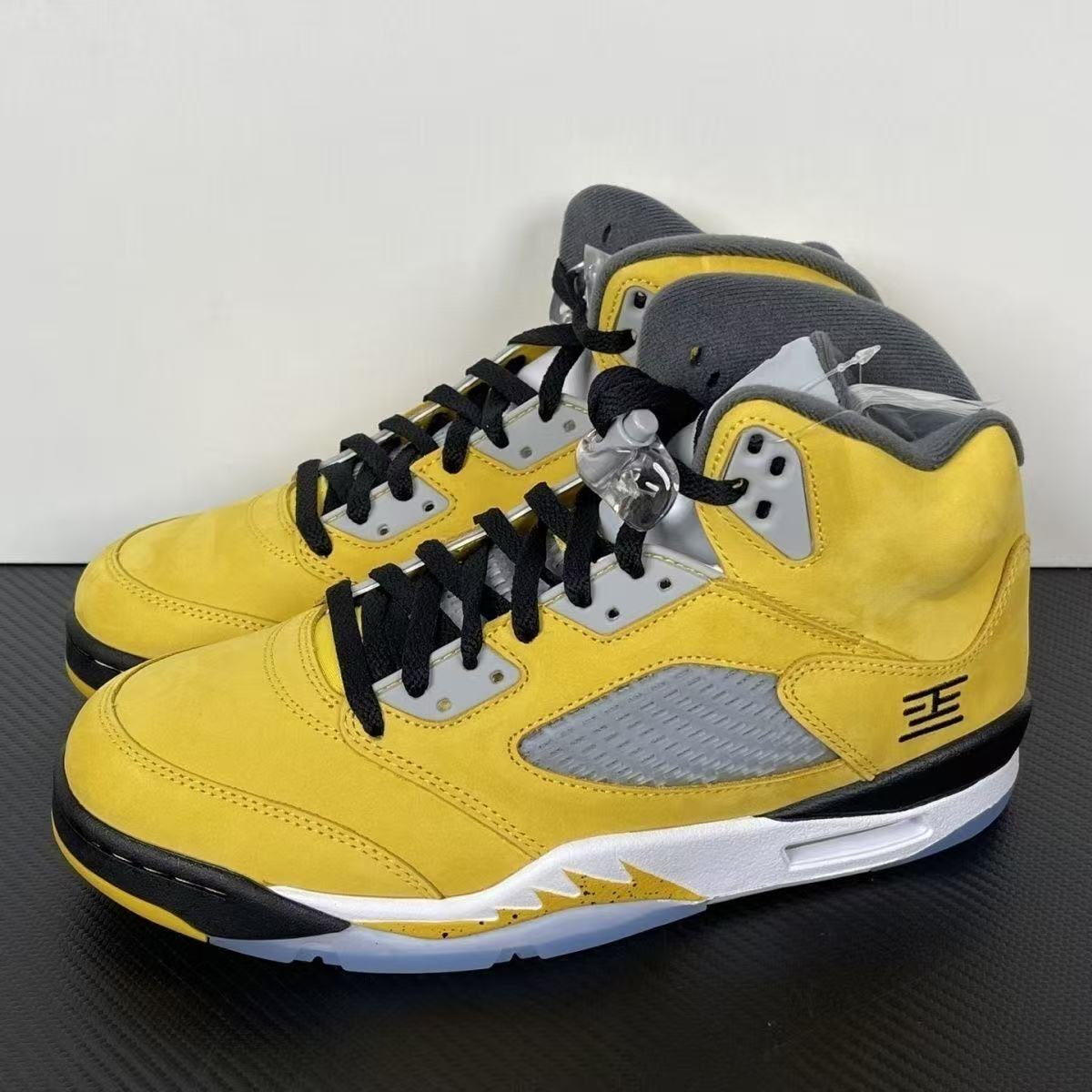 JORDAN 5 RETRO "YELLOW / MULTI-COLOR"