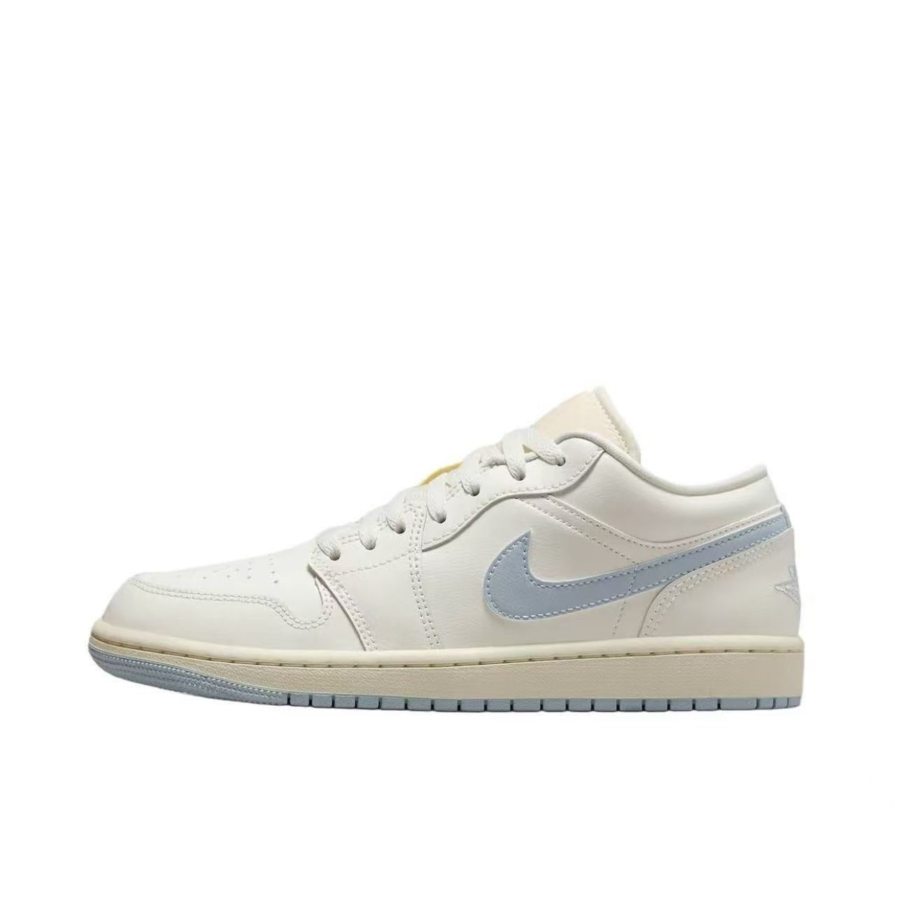 AIR JORDAN 1 LOW "LIGHT BLUE / WHITE"