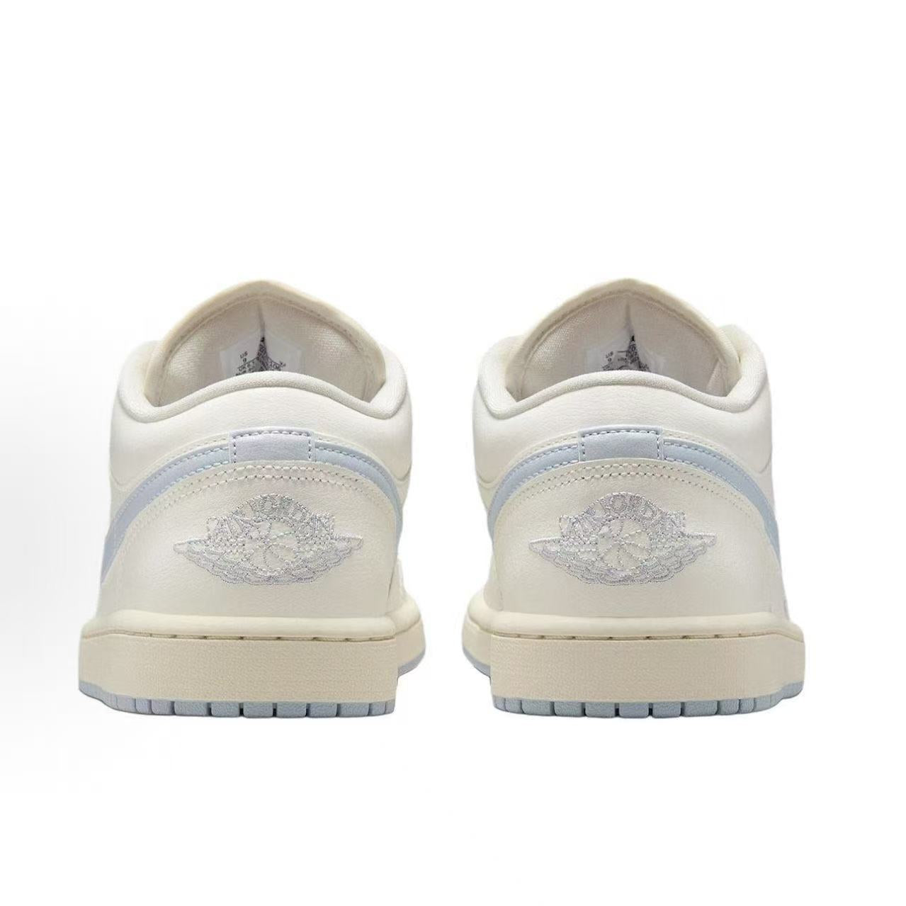 AIR JORDAN 1 LOW "LIGHT BLUE / WHITE"