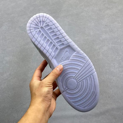 JORDAN 1 LOW SE "GHOST / SAIL / PURE PLATINUM"