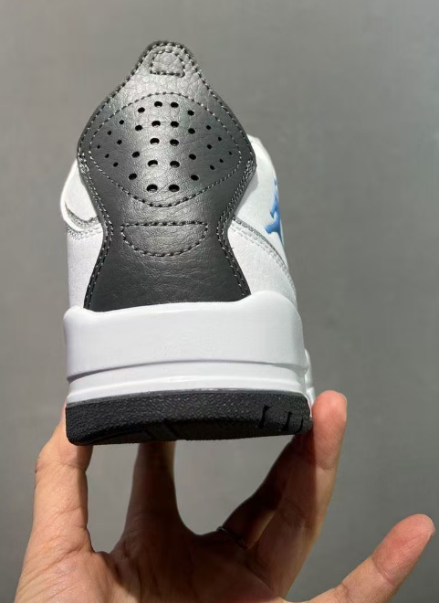 AIR JORDAN COURTSIDE 23 "WHITE / GREY"