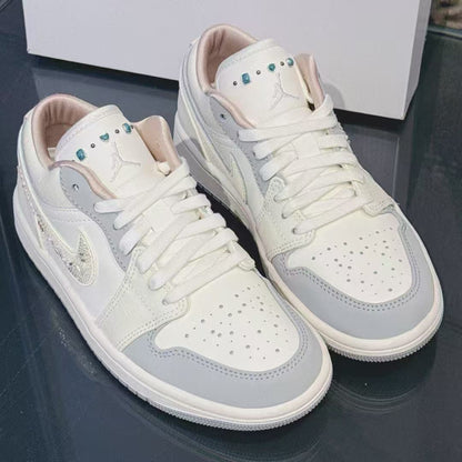 AIR JORDAN 1 LOW "BEIGE / GREY"