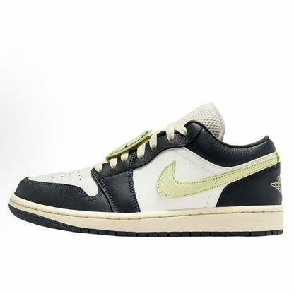 AIR JORDAN 1 LOW "WHITE / BLACK / BEIGE"