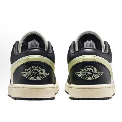 AIR JORDAN 1 LOW "WHITE / BLACK / BEIGE"