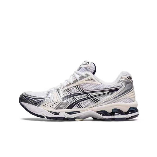 ASICS GEL-Kayano 14 in Silver/Black