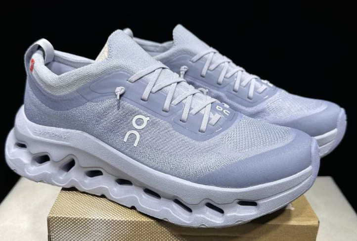On Running Cloudtilt in Ice Blue/Lilac