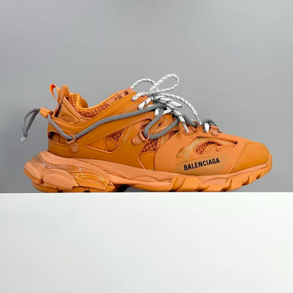 Balenciaga Hamp tons Sneaker in Orange: Chromatic Intensity