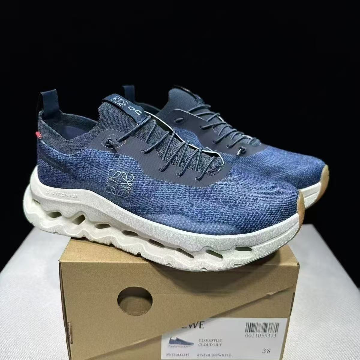 On Low-Top in Blue: Agile Clarity